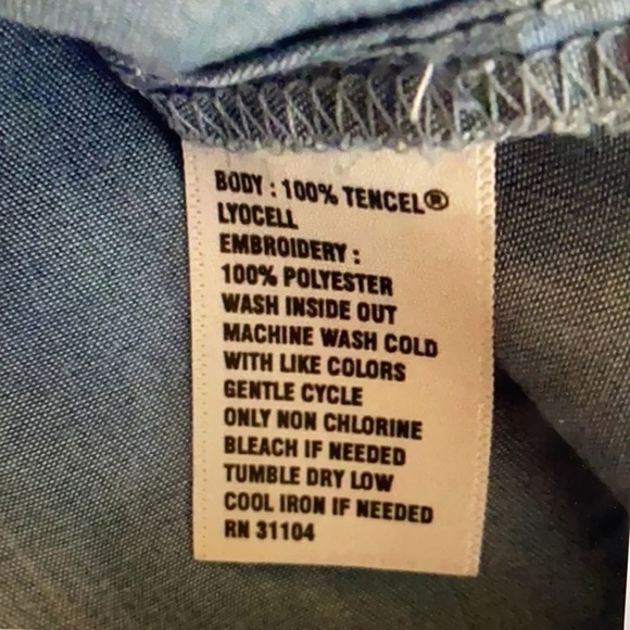 Crown & Ivy Chambray boho embroidered Top  Medium - Picture 6 of 7